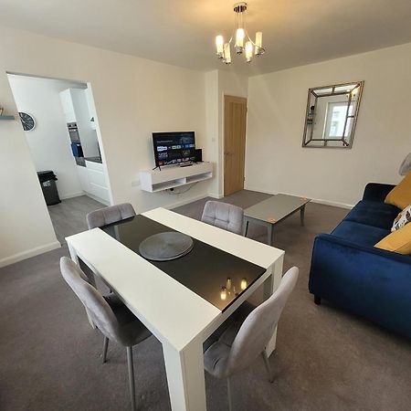 Bumblebee Bungalow - With Separate Office And Gaming Space By Catchpole Stays Colchester Kültér fotó